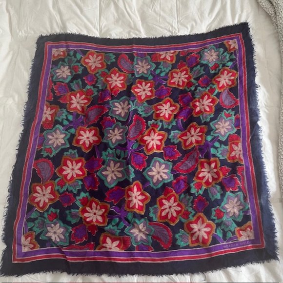 Morgan Taylor Accessories - Vintage Morgan Taylor 100% Wool Floral Scarf